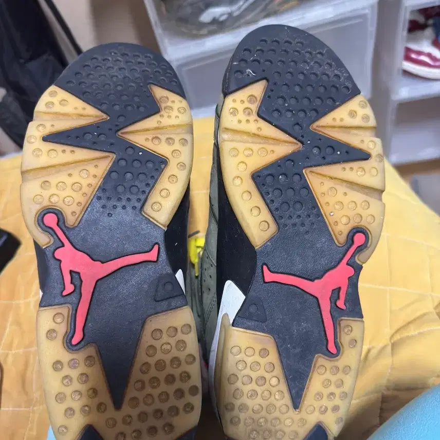[BUNJANG] Air Jordan 6 Scott Olive (Size 275) / 조던6 스캇 올리브 15마넌