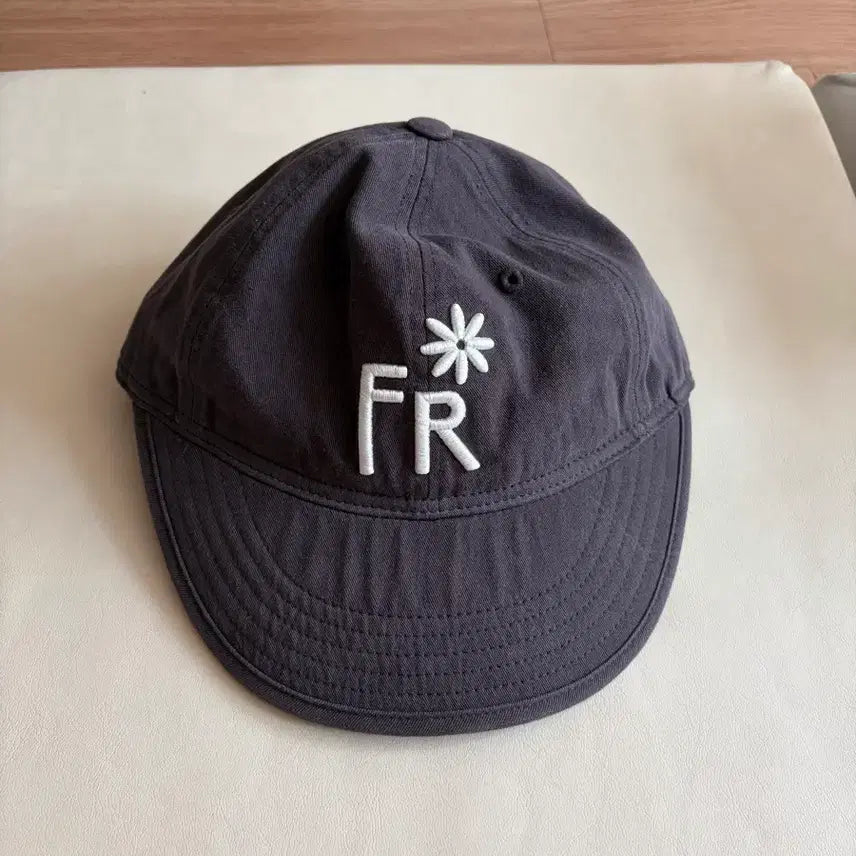 [BUNJANG] Freiter Charcoal Cap / 프리터 볼캡 차콜