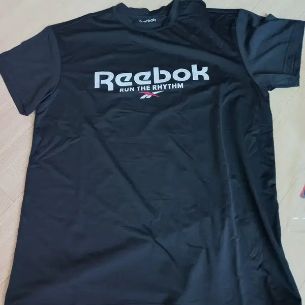 [BUNJANG] Reebok Performance Short Sleeve T-Shirt Size S New / 리복 기능성 반팔티 s싸이즈 새제품
