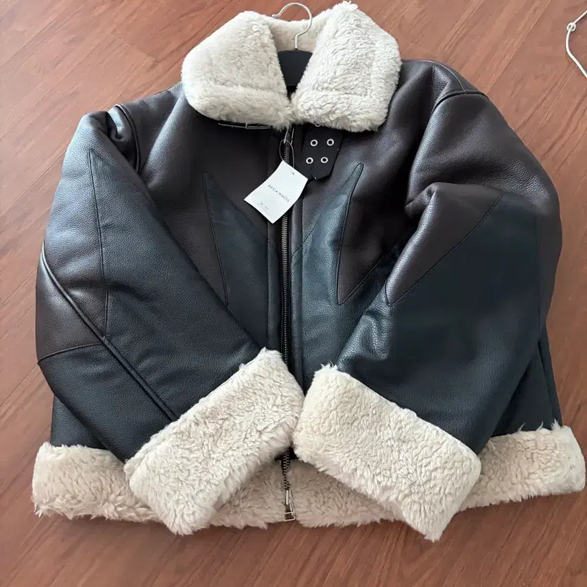 [BUNJANG] AECA WHITE FIRE FAUX MOUTON JACKET - BEIGE (L) / AECA WHITE FIRE FAUX MOUTON JACKET - BEIGE (L) 새상품 판매