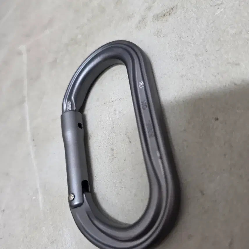 [BUNJANG] Petzl OK O-Shape Carabiner / 페츨 오케이(Petzl OK) O형 카라비너