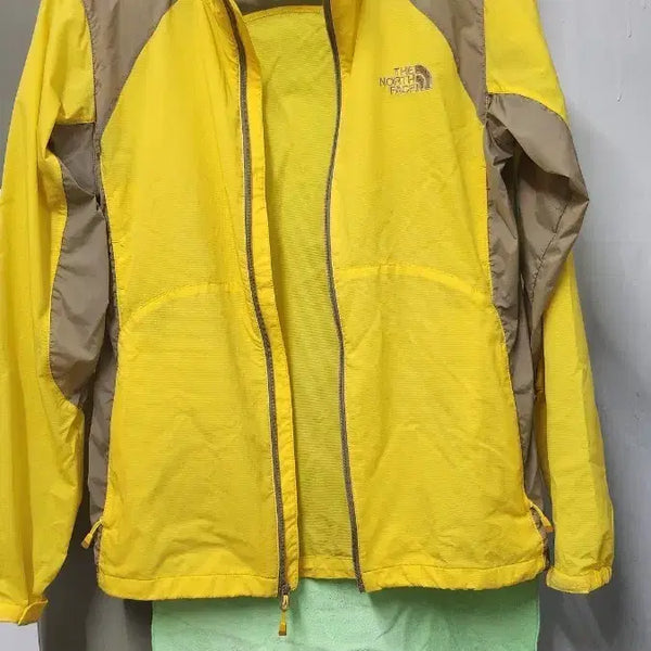 [BUNJANG] The North Face Yellow Windbreaker (Size 85) / 노스페이스 바람막이 옐로우(85)