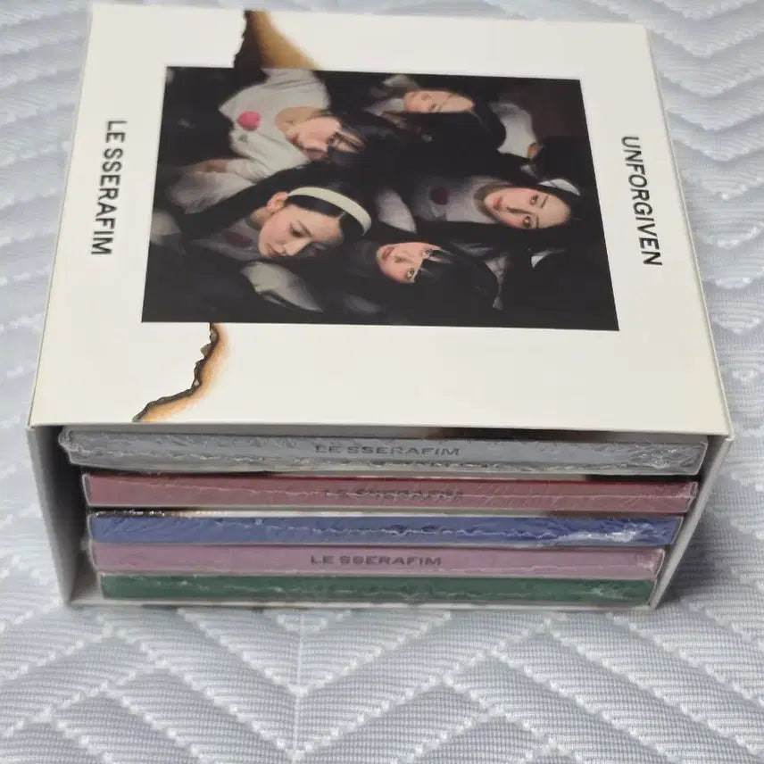 [BUNJANG] LE SSERAFIM UNFORGIVEN 5 Version Bundle Kim Chaewon Sakura Sealed / 미개봉 5종 박스 르세라핌 lesserafim UNFORGIVEN 김채원 사쿠라