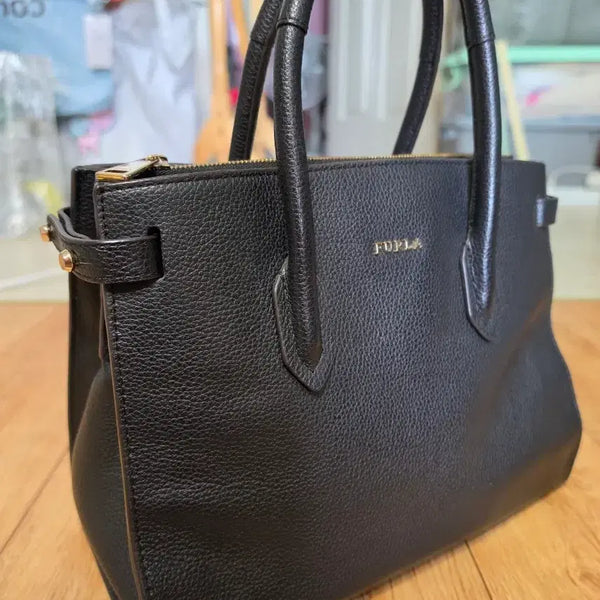 [BUNJANG] FURLA Black Leather Tote Bag / 훌라 토트백 블랙