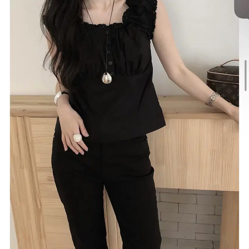 [BUNJANG] Le Butter Two-Way Shirring Blouse / 르버터 투웨이 셔링 블라우스