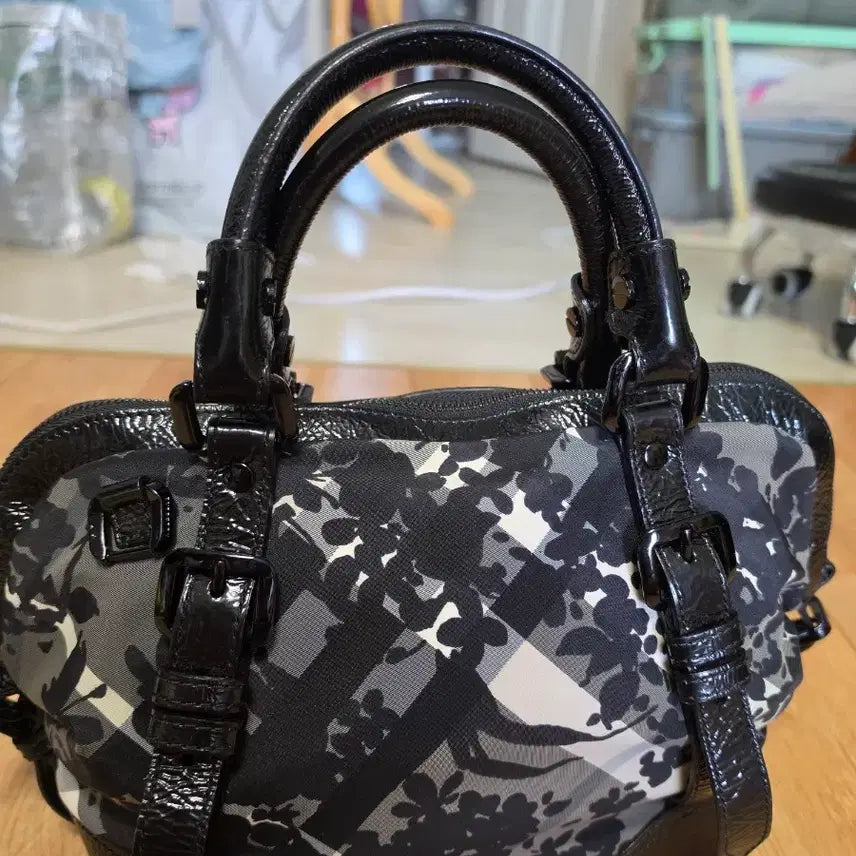[BUNJANG] Burberry Pattern Tote Shoulder Bag / 버버리 패턴 토트 숄더백