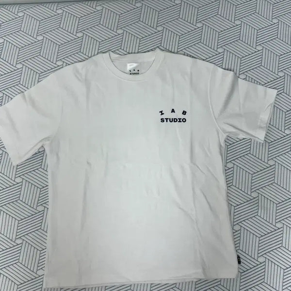 [BUNJANG] IAB Studio Short Sleeve T-Shirt L / 아이앱스튜디오 반팔티셔츠 L사이즈