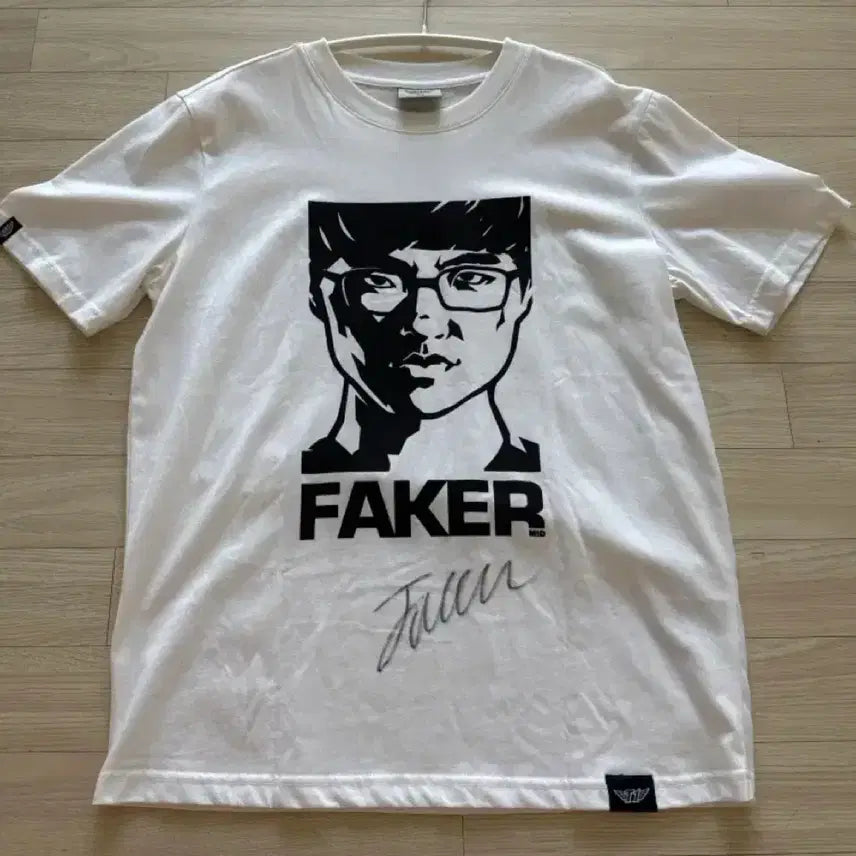 [BUNJANG] Faker Autographed T-Shirt / 페이커 친필 사인 티셔츠