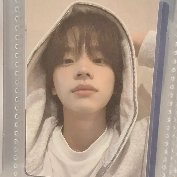 [BUNJANG] TWS Shinyu Sparkling Blue Weverse Version Photocard / 투어스 신유 스파클링 블루 위버스 버전 포카