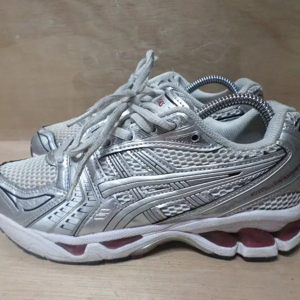 [BUNJANG] Asics Gel-Kayano 14 Silver Sneakers / 후루룩구제3 240 아식스 젤카야노14 실버 운동화 260802