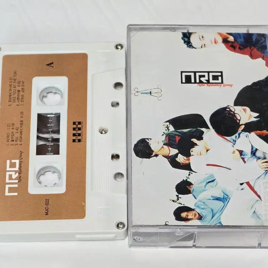 [BUNJANG] NRG 1st Album New Radiancy Group Cassette Tape / NRG(엔알지) 1집 New Radiancy Group 카세트테이프