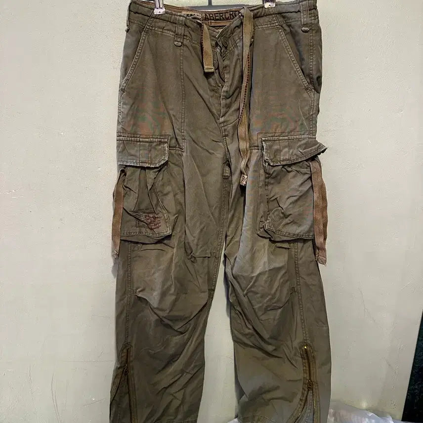 [BUNJANG] Abercrombie & Fitch Cargo Pants / 아베크롬비 카고 팬츠