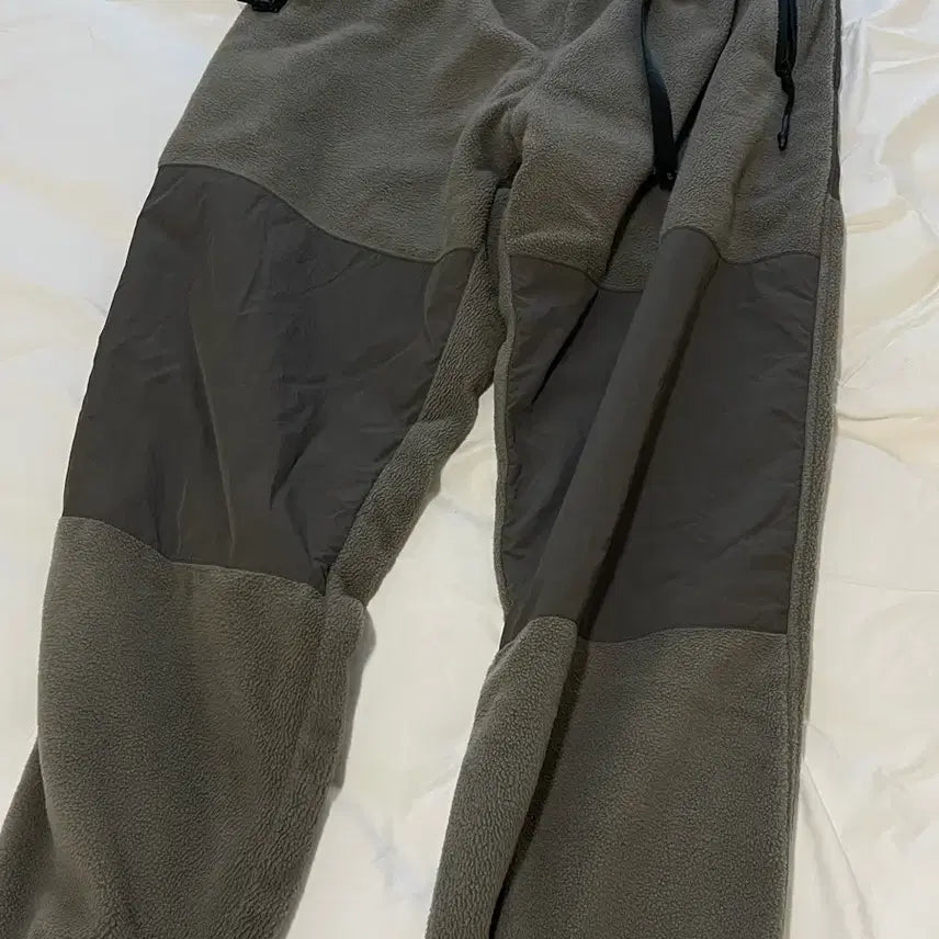 [BUNJANG] Moif AW23 Fleece Hiker Pants Olive Gray Size 1 / [1] AW23 모이프 플리스 하이커팬츠 올리브 그레이