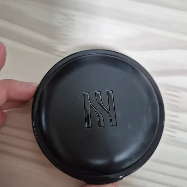 [BUNJANG] Hera Black Cushion Mesh Powder 21C1 Rosy Vanilla with 2 Puffs / 헤라 블랙 쿠션 매쉬 파우더 21c1 로지 바닐라+퍼프2개