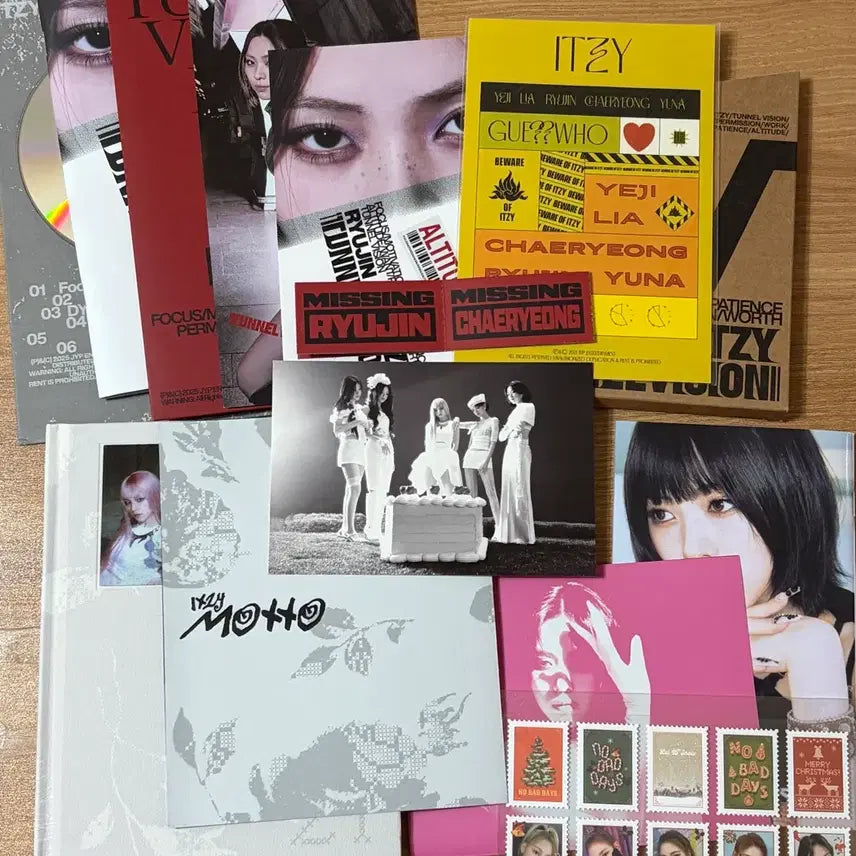 [BUNJANG] ITZY Unsealed Albums & Stickers Bundle Set / [양도] 있지(itzy) 개봉앨범 + 스티커(마피아, 노밷데)