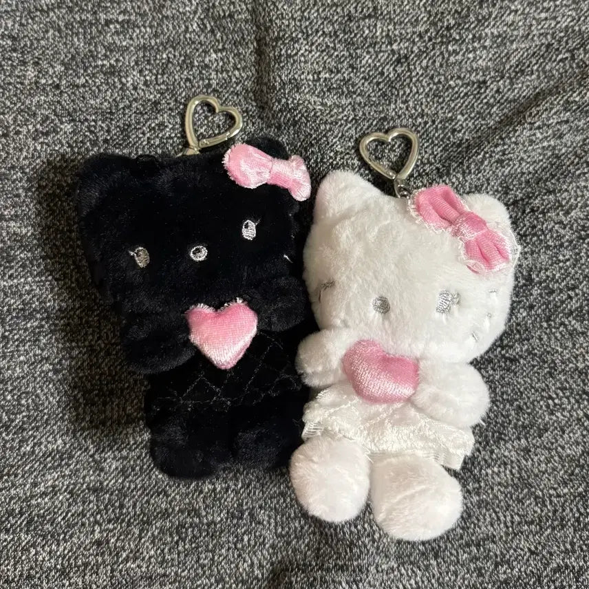 [BUNJANG] Filimili x Hello Kitty Angel and Devil Plush Keychain Mascot Bundle Set / 필리밀리 X 헬로키티 천사와 악마 봉제 인형 키링 마스코트 (일괄판매)