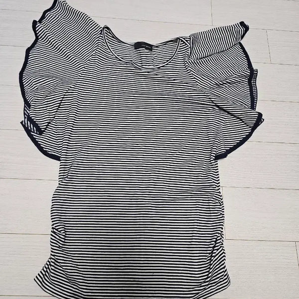 [BUNJANG] Anacapri Striped Ruffle Sleeve T-Shirt Size S / 아나카프리 스트라이프 러플 소매 티셔츠 S사이즈