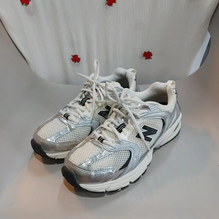 [BUNJANG] New Balance 530 Angora Cream Silver Sneakers MR530GMT / 뉴발란스 530 앙고라 크림 실버 운동화 MR530GMT 245mm