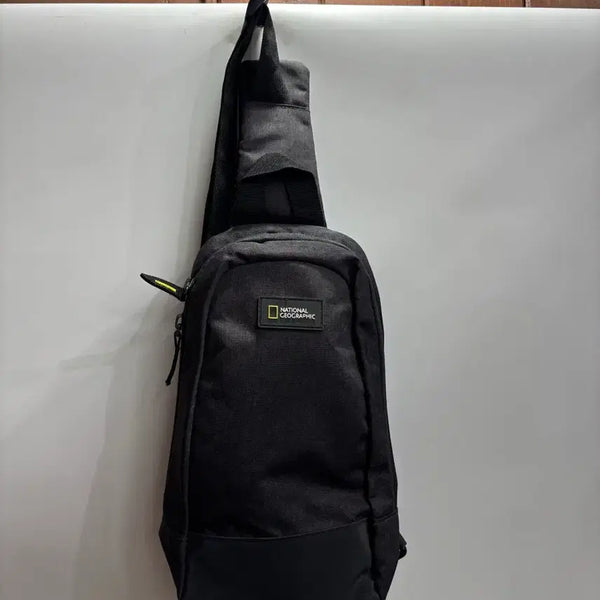 [BUNJANG] National Geographic Black Sling Bag Crossbody Backpack / [가로 17] 내셔널지오그래픽 블랙 슬링백 크로스바디 백팩 2.5  - 브랜드: 내셔널지오그래픽 (NATIONAL GEOGRAPHIC) - 색상: 블랙 - 사이즈: 가로 17 /