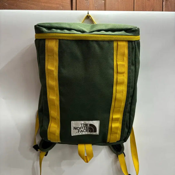 [BUNJANG] The North Face Green & Yellow Color Block Backpack / [가로 28] 노스페이스 그린 & 옐로우 배색 백팩 3.5  - 브랜드: 노스페이스 (THE NORTH FACE) - 색상: 그린 / 옐로우 - 사이즈: 가로 28 / 세로 36