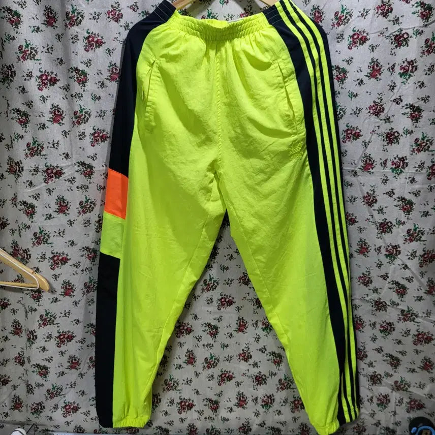 [BUNJANG] Adidas David Beckham Limited Edition Track Pants Fluorine X-Small / 812 ) 30만 희긔 한정판 데이비드 베컴 아디다스 트랙팬츠 형광 X-SMALL