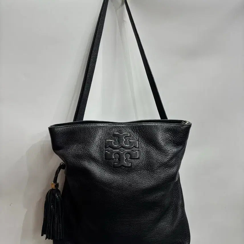 [BUNJANG] Tory Burch Black Leather Tassel Shoulder Tote Bag / [가로 34] 토리버치 블랙 레더 태슬 숄더백 토트백 5.9  - 브랜드: 토리버치 (TORY BURCH) - 색상: 블랙 - 사이즈: 가로 34 / 세로 35 (cm)  [상품