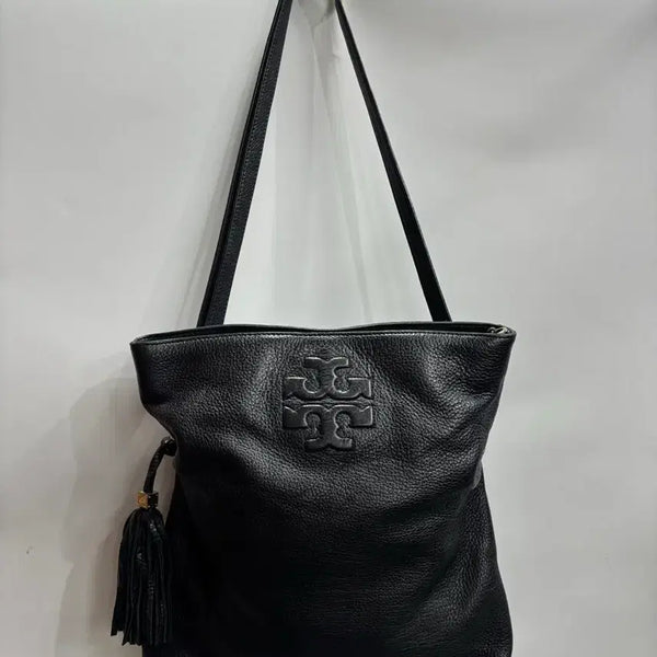 [BUNJANG] Tory Burch Black Leather Tassel Shoulder Tote Bag / [가로 34] 토리버치 블랙 레더 태슬 숄더백 토트백 5.9  - 브랜드: 토리버치 (TORY BURCH) - 색상: 블랙 - 사이즈: 가로 34 / 세로 35 (cm)  [상품