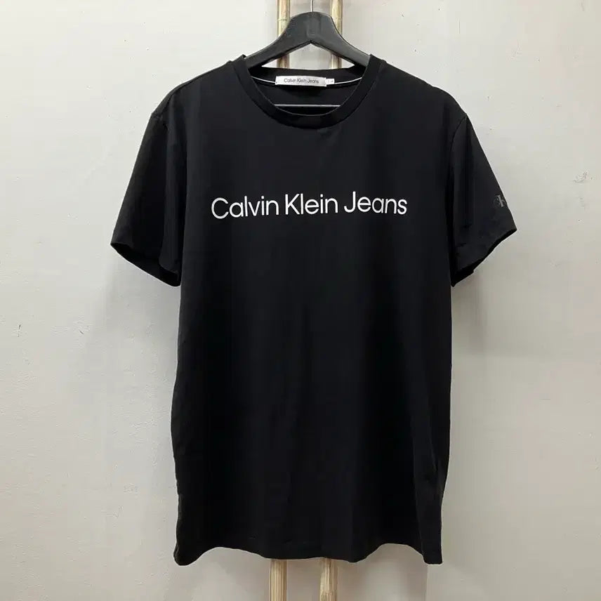 [BUNJANG] Calvin Klein T-Shirt / 1 캘빈클라인(Calvin Klein) 반팔티 M