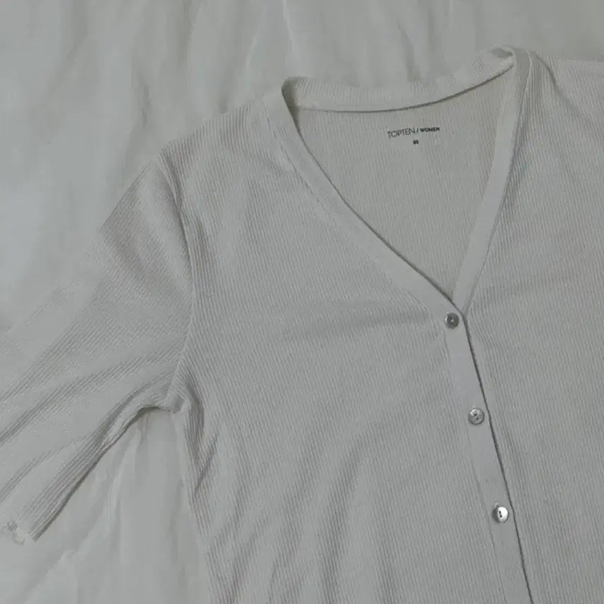 [BUNJANG] TOPTEN V-Neck Ribbed Button Short Sleeve Cardigan White / 탑텐 브이넥 골지 단추 반팔 가디건 화이트 85