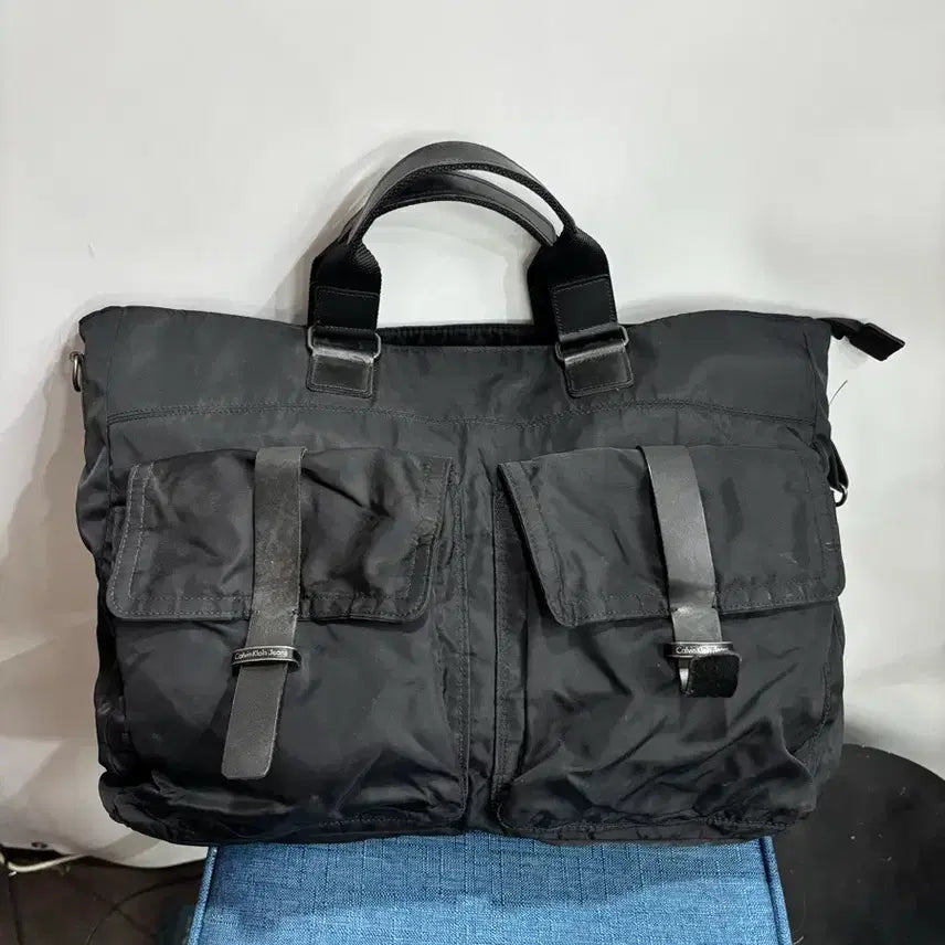 [BUNJANG] Calvin Klein Jeans Black Nylon Multi-Pocket Tote Shoulder Bag / [가로 42] 캘빈클라인 진 블랙 나일론 멀티 포켓 토트백 숄더백 3.9  - 브랜드: 캘빈클라인 진 (Calvin Klein Jeans) - 색상: 블랙 - 사이즈: 가로 42