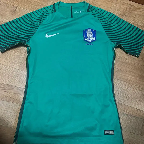 [BUNJANG] Nike South Korea National Football Team Player Issue Goalkeeper Jersey L / 16-18 나이키 대한민국 축구 국가대표팀 선수지급용 골키퍼 유니폼 L사이즈