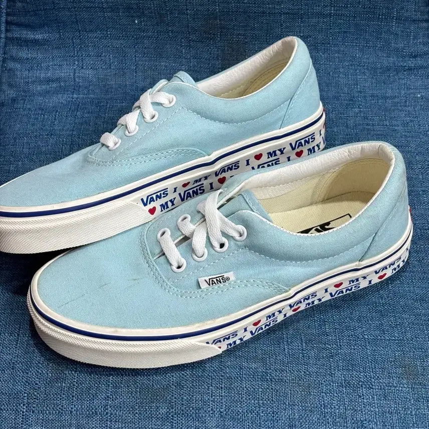 [BUNJANG] Vans Era Sky Blue Logo Lettering Sneakers / [230] 반스 에라 스카이블루 로고 레터링 스니커즈 운동화 2.5  - 브랜드: 반스 (VANS) - 색상: 스카이블루 - 사이즈: 230 (EUR 36.5)  [상품 설명] 반