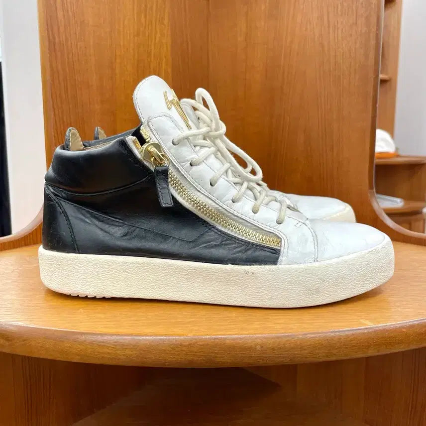 [BUNJANG] Giuseppe Zanotti Leather Mid Sneakers / [40] 쥬세페자노티 레더 미드 스니커즈