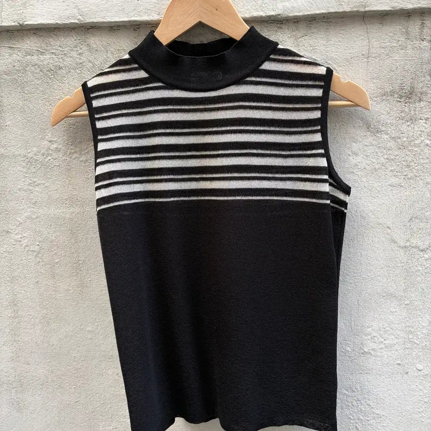 [BUNJANG] JP Striped Slim Knit Sleeveless Top / jp 스트라이프 슬림 니트 슬리브리스