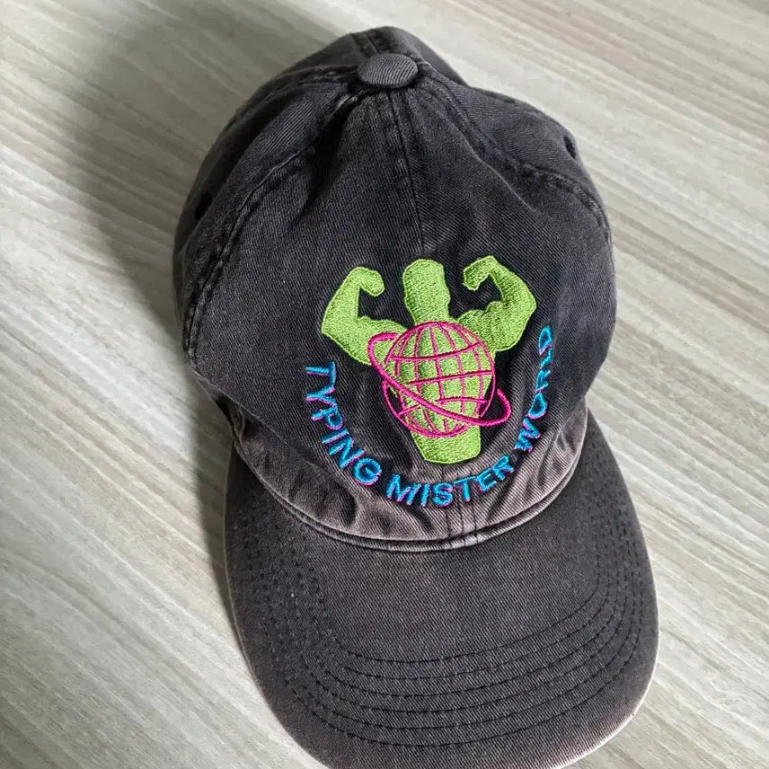 [BUNJANG] EYES WEAR GO Typing Mistake Vintage Washed Ball Cap Black / os) 이얼즈어고 타이핑미스테이크 빈티지 워싱 볼캡 블랙