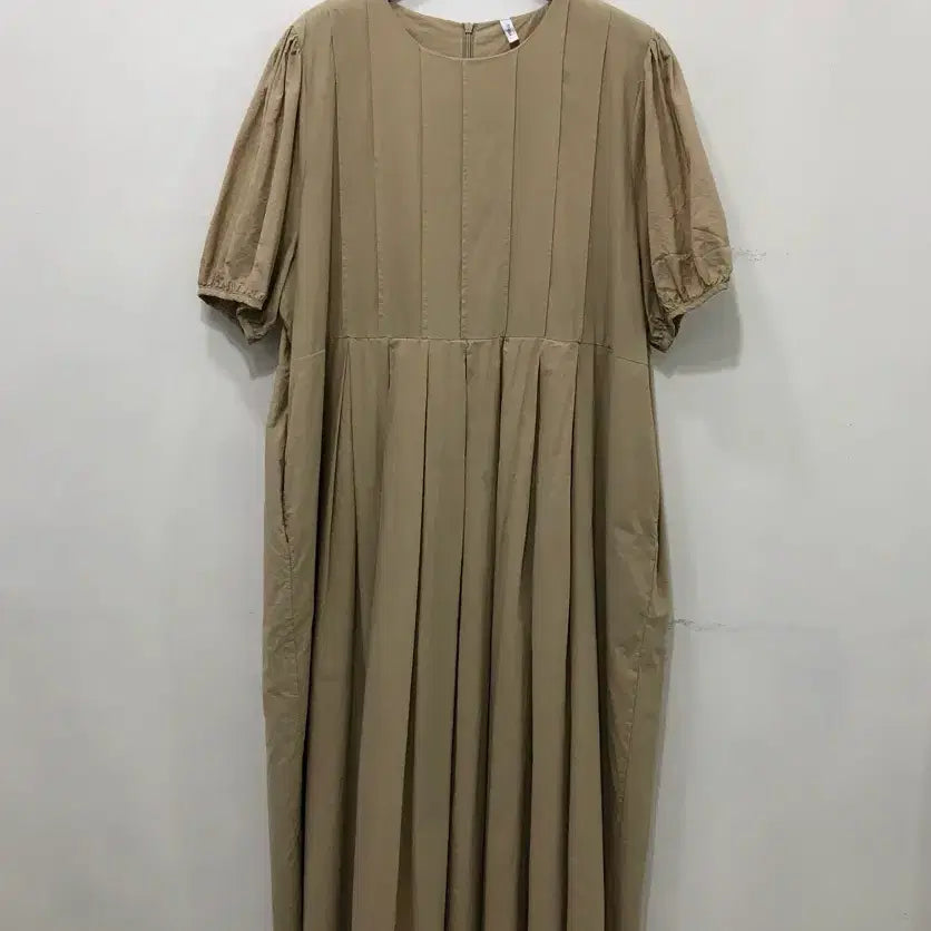 [BUNJANG] Beige Long Dress with Shirring Detail and Puff Sleeves / 102102 베이지 원피스