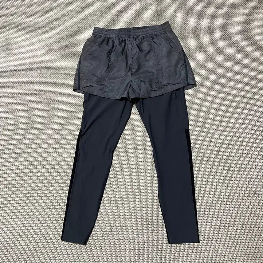 [BUNJANG] Black Yak Women's Leggings Shorts (Size 29, Model B.7538) / 29 블랙야크 여성 반바지 레깅스 B.7538