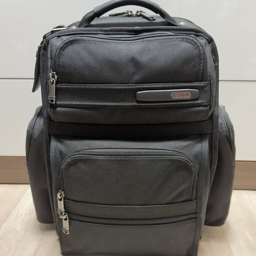 [BUNJANG] TUMI Alpha 3 T-Pass Business Backpack Black / 투미(TUMI)Alpha 3 T-Pass 비즈니스 백팩 입니다.