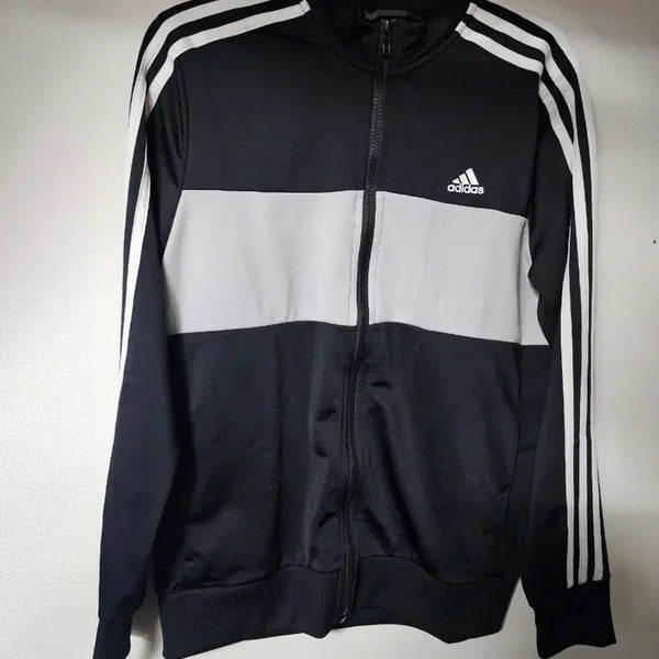 [BUNJANG] Adidas Track Jacket Jersey Size 160 / 새상품 아디다스 저지  160 사이즈 여성가능