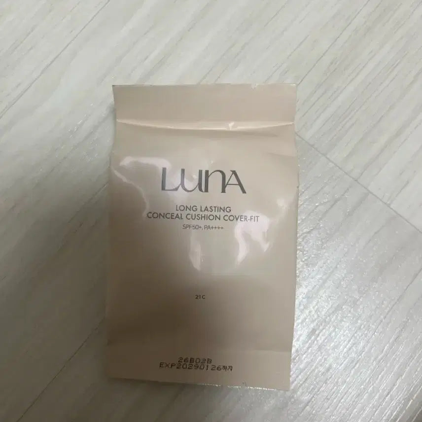 [BUNJANG] Luna Long Lasting Conceal Cushion SPF50+ PA++++ (Shade 21) / 루나 롱라스팅 컨실 쿠션 21호