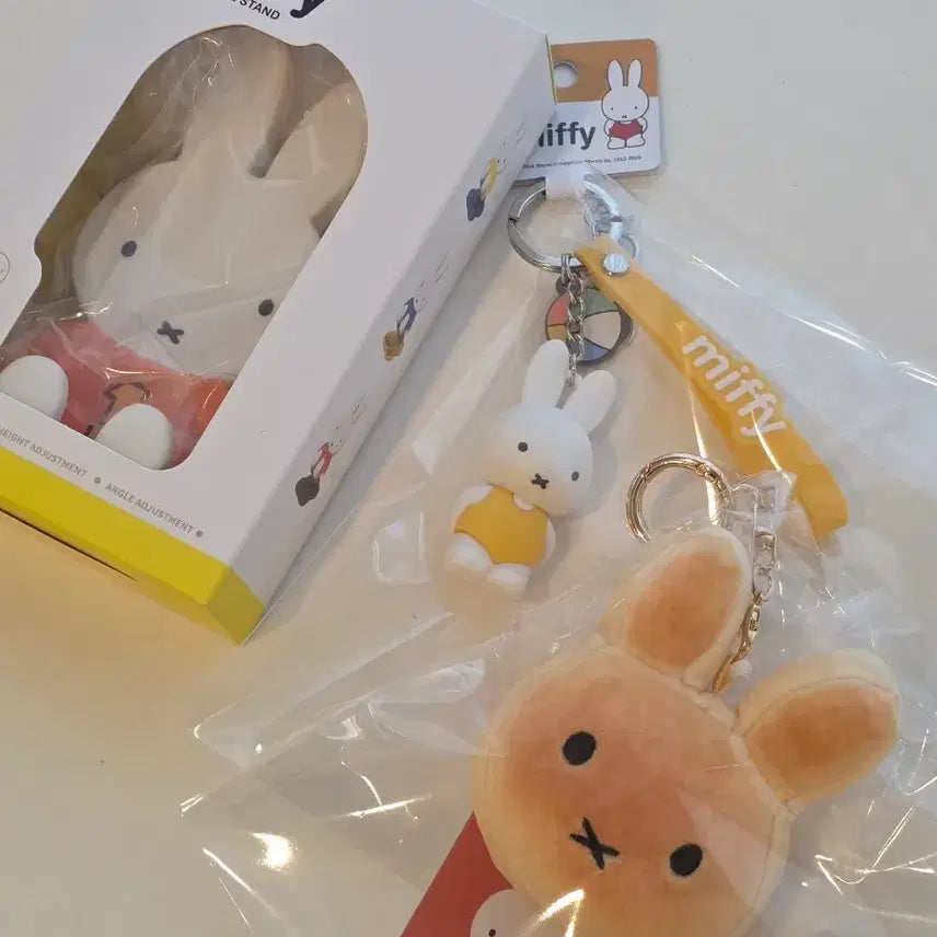 [BUNJANG] Miffy Official Mini Phone Stand & Keyring Set / 미피 정품 키링 2개  폰 스탠드