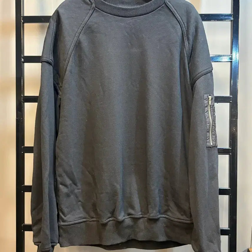 [BUNJANG] Juun.J MA-1 Black Pocket Detail Oversized Sweatshirt (XS) / [XS] 준지 ma-1 블랙 포켓 디테일 맨투맨 17.9