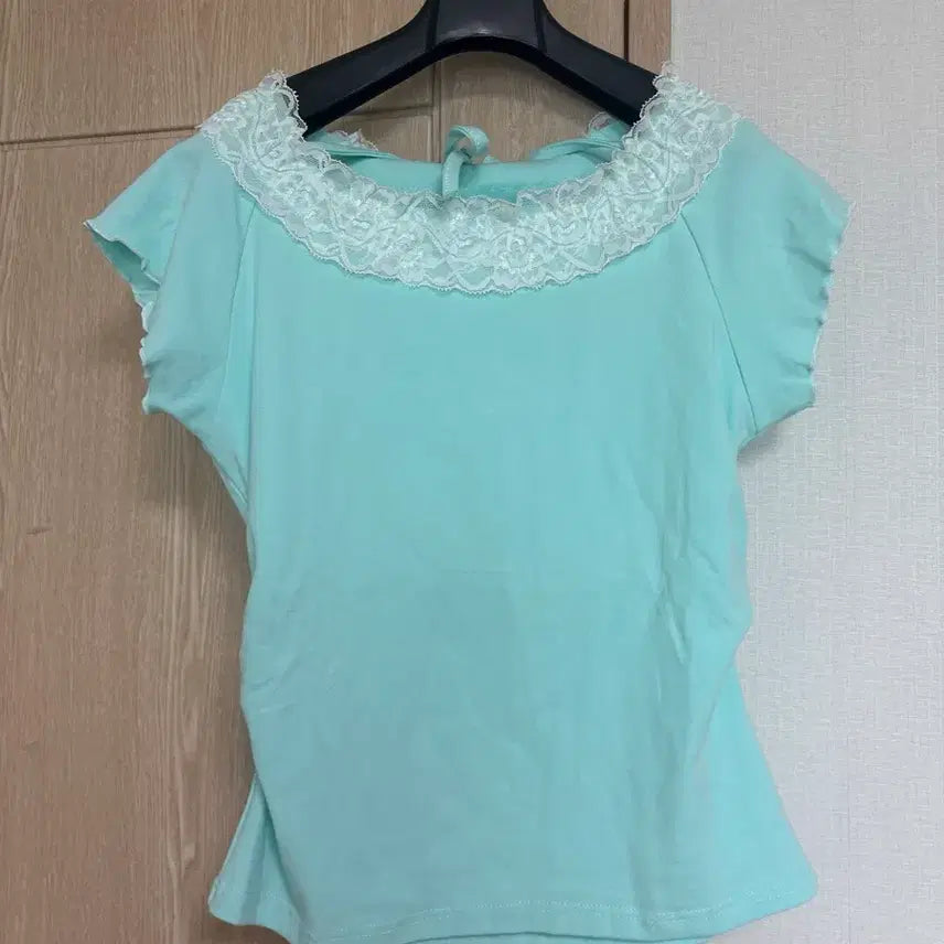 [BUNJANG] Mintcore Lace Short-Sleeve Shirring T-shirt / 민트코어 레이스 반팔 셔링 티셔츠