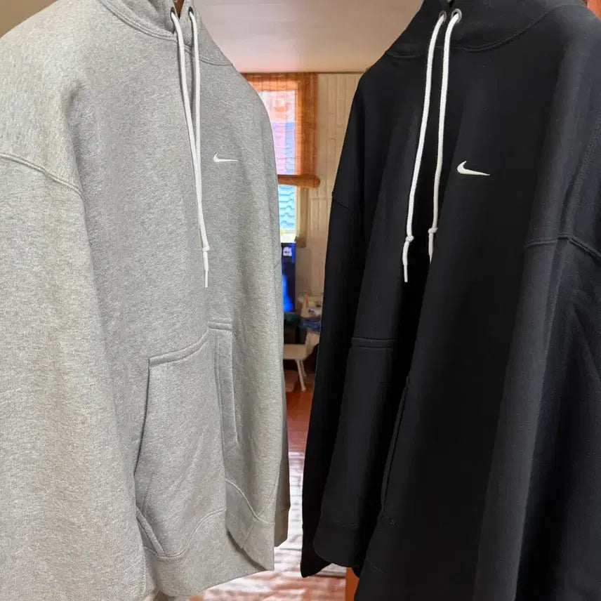 [BUNJANG] Nike Solo Swoosh Fleece Pullover Hoodie (Grey & Black) / 나이키 솔로 스우시 플리스 풀오버 후드 그레이 와 블랙   아시아