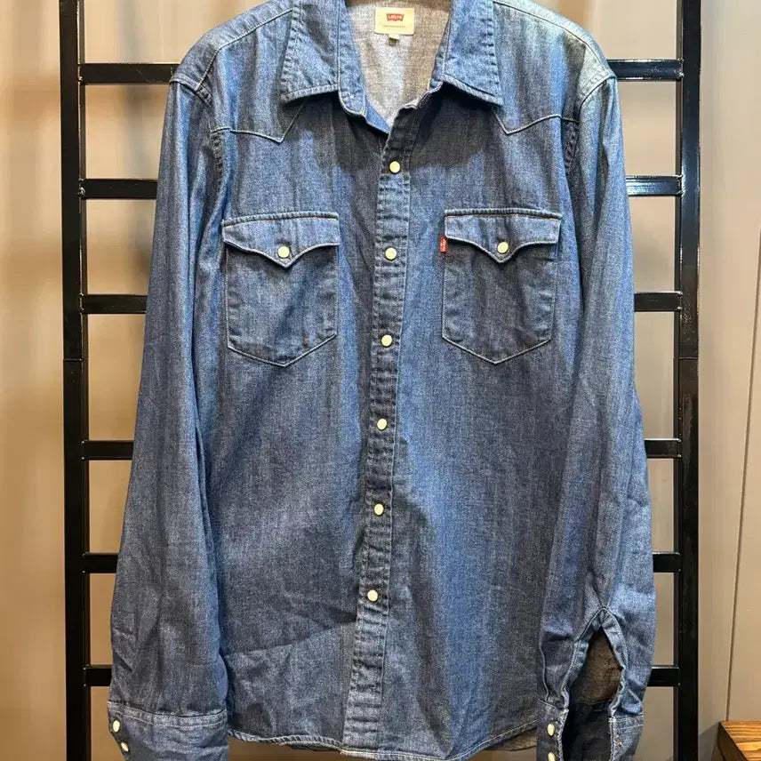 [BUNJANG] Levi's Mid-Blue Western Denim Shirt / [L] 리바이스 중청 웨스턴 데님 셔츠 4.5