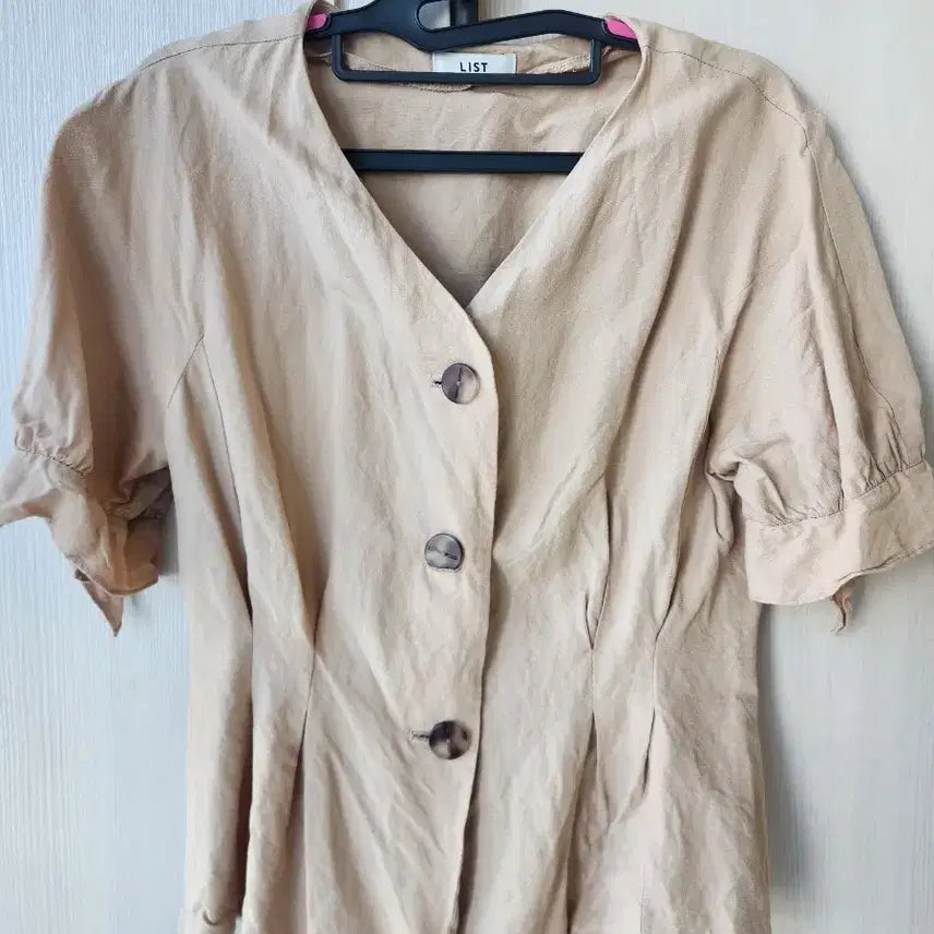 [BUNJANG] Beige Women's Blouse / LIST 베이지색 여성 블라우스