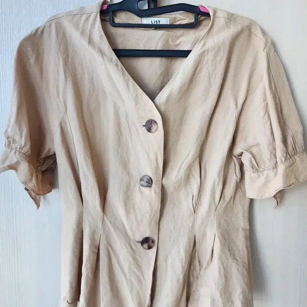 [BUNJANG] Beige Women's Blouse / LIST 베이지색 여성 블라우스