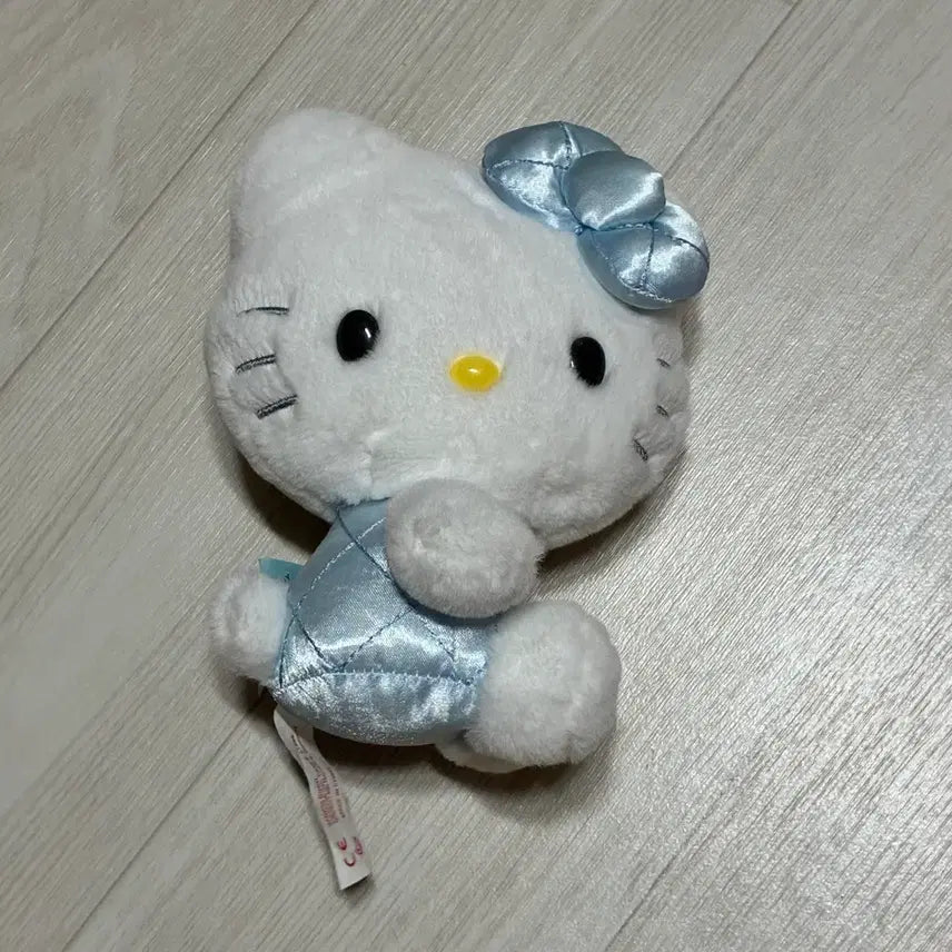 [BUNJANG] Sanrio Hello Kitty Blue Quilt Plush / 산리오 키티 블루퀄트 인형