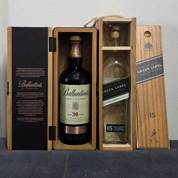 [BUNJANG] Ballantine's 30 Year Old, Johnnie Walker Green Label 15 Year Old Whiskey Empty Bottles with Cases / 발렌타인 30년산 조니워커 그린 라벨 15년 위스키 공병