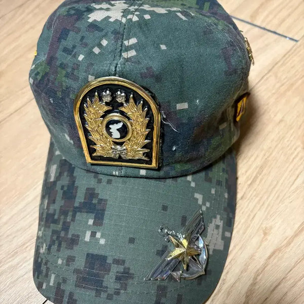 [BUNJANG] Digital Camouflage Military Cap Badge / 디지털 픽셀 군용 전역 제대 모자 뱃지